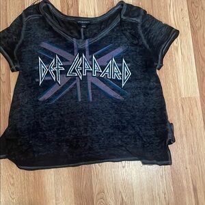 Women’s Def Leppard tee